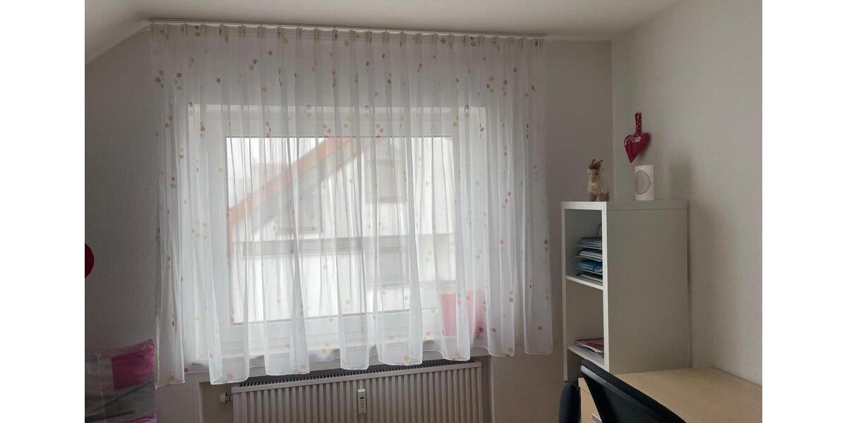 Dachgeschoßwohnung Frickenhausen - 5.5 Zimmer, 112 m&sup2;, 1.150&euro; | Angebot:24867017