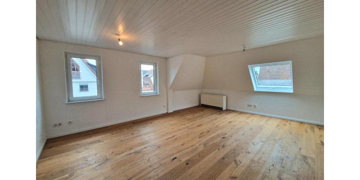 Etagenwohnung Leonberg - 4 Zimmer, 75 m&sup2;, 1.200&euro; | Angebot:26496497