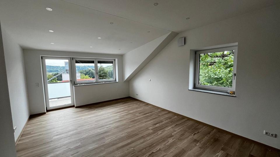 Dachgeschoßwohnung Ruderting - 2 Zimmer, 69 m&sup2;, 690&euro; | Angebot:24532061