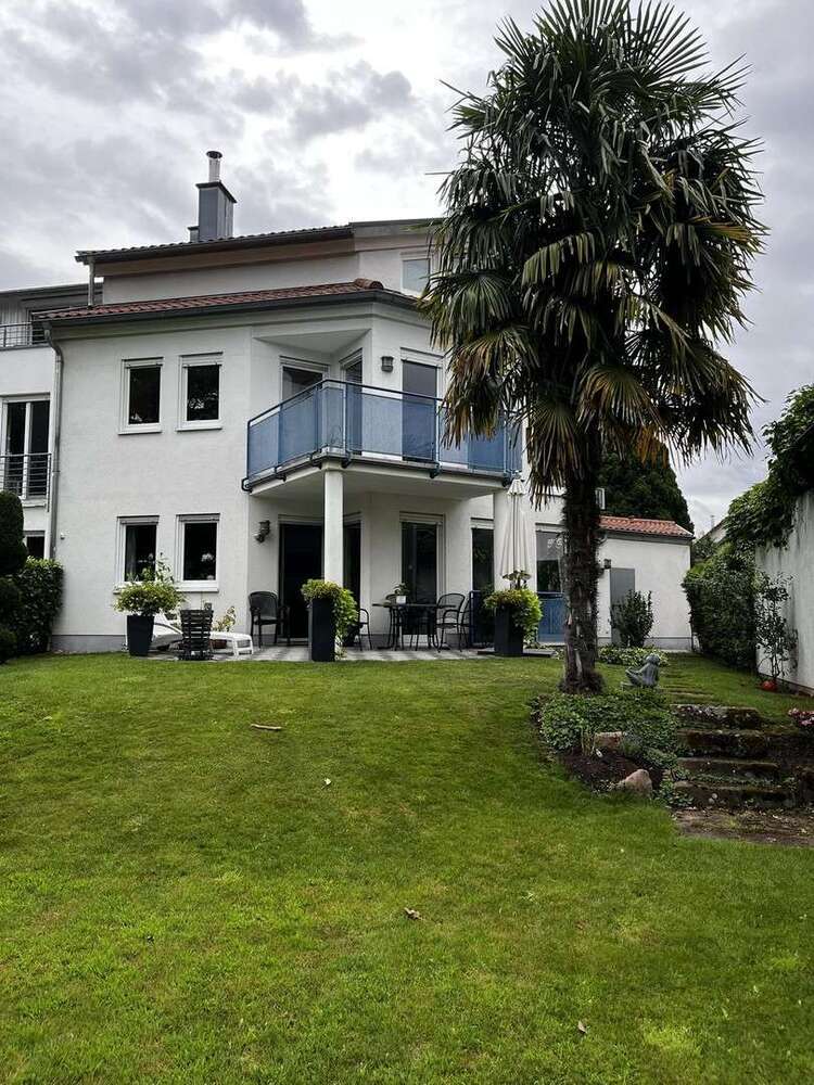 Haus zum Mieten in Heidelberg-Handschuhsheim 2.800 € 200 m²