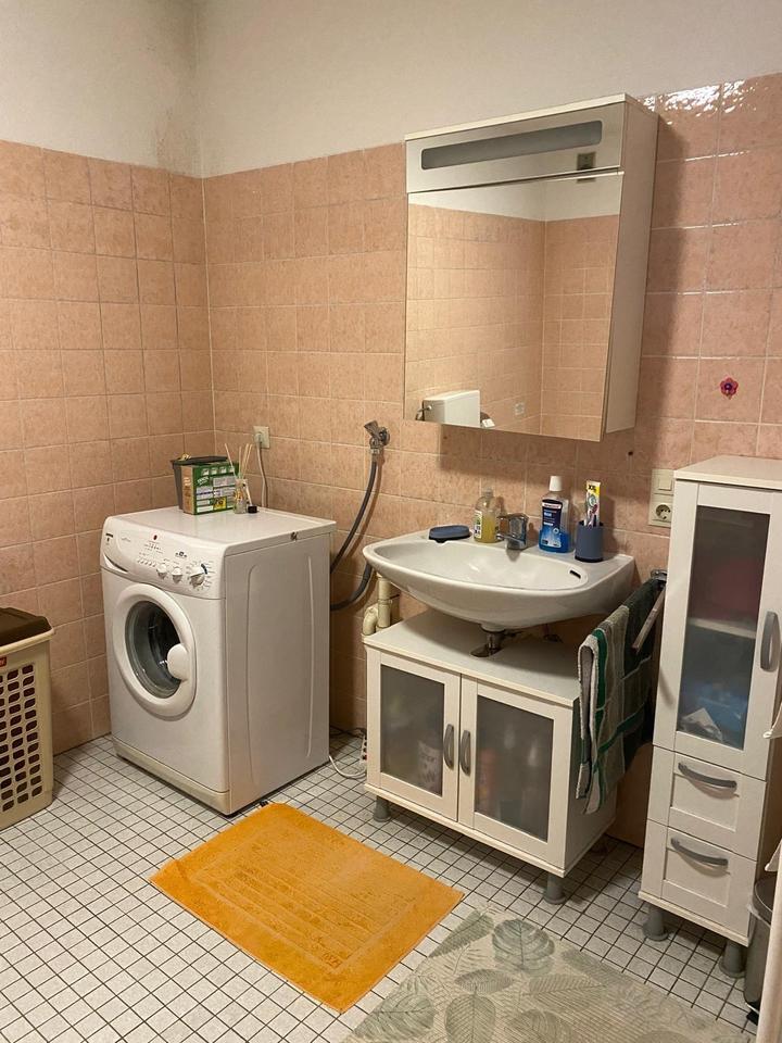 Zimmer zur Untermiete in gemütlicher Mädchen 2erWG Nähe Tübingen