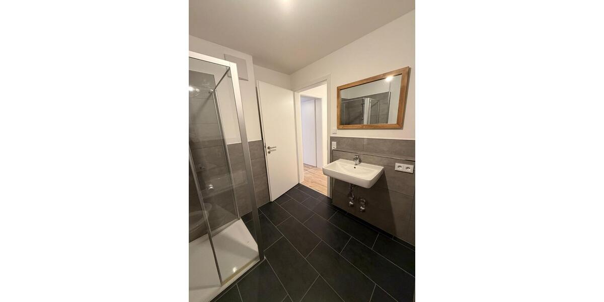 Etagenwohnung Barbing - 5.5 Zimmer, 150 m&sup2;, 1.900&euro; | Angebot:25715355