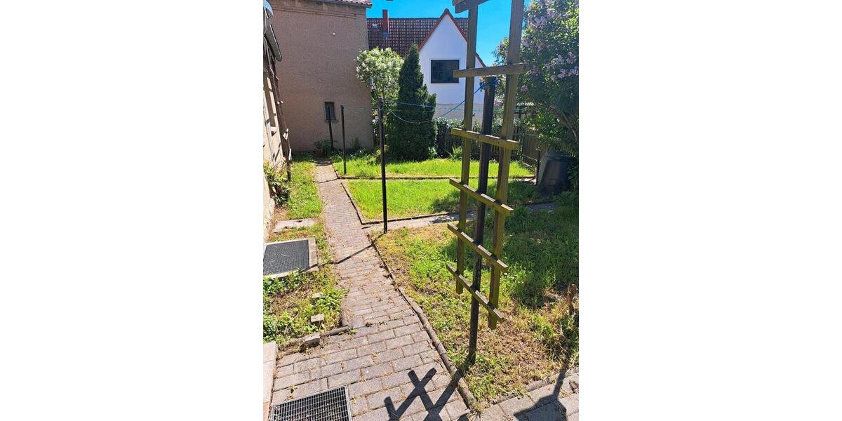 Etagenwohnung Bürgel - 3 Zimmer, 100 m&sup2;, 30&euro; | Angebot:26484590