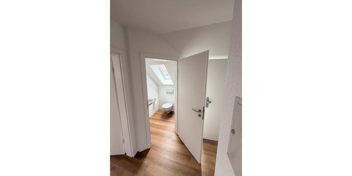 Dachgeschoßwohnung Hamminkeln - 3 Zimmer, 82 m&sup2;, 885&euro; | Angebot:26648912