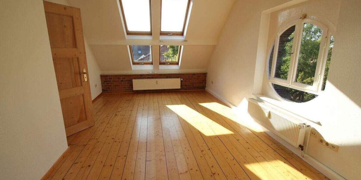 Ostviertel, An der Schillerwiese, Sonnige 2-Zimmer-Dachgeschoß-Whg, HL E5 2 zimmer