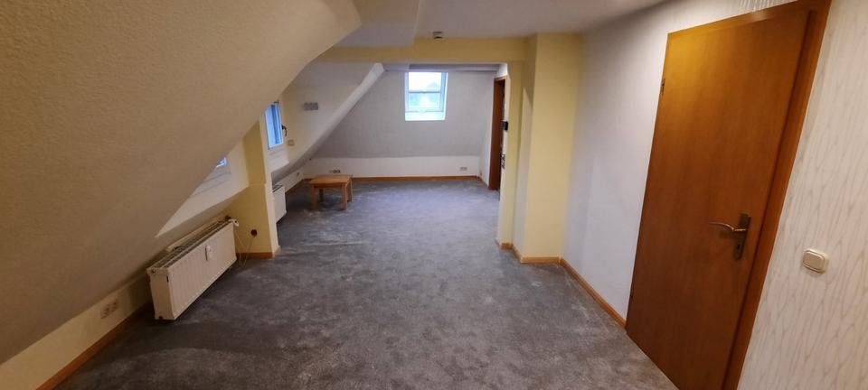 Dachgeschoßwohnung Iserlohn Sümmern - 2 Zimmer, 30 m&sup2;, 220&euro; | Angebot:25100432