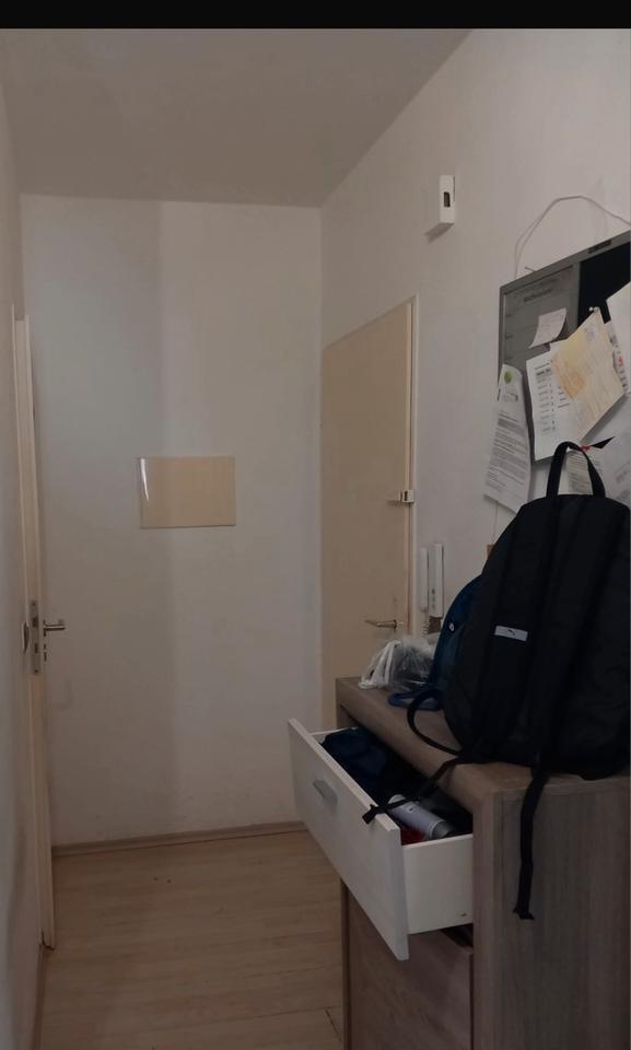 ANSPRECHENDE 3- Zimmer- Wohnung EBK, 2-MAL BALKON, GARAGE