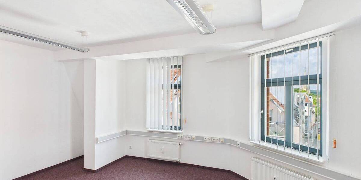 Gewerbeobjekt Eisenach - 5 Zimmer, 122 m&sup2;, 780&euro; | Angebot:25738085