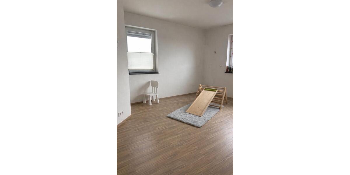 Etagenwohnung Ochsenhausen - 2 Zimmer, 105 m&sup2;, 1.100&euro; | Angebot:25965653