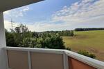 Südbalkon mit Blick ins Weite zimmer