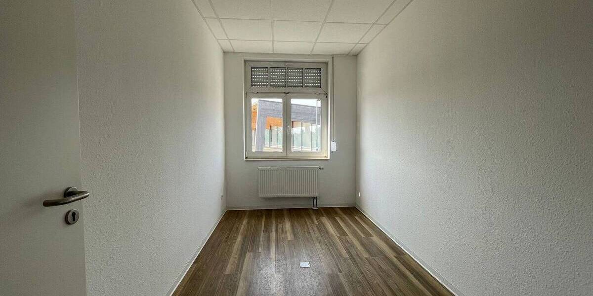 Gewerbeobjekt Dessau-Roßlau Roßlau - 1 Zimmer, 260 m&sup2;, 1.857&euro; | Angebot:26080613