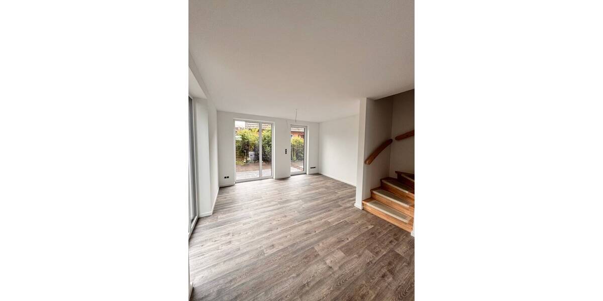 Reihenmittelhaus Bad Segeberg - 5 Zimmer, 104 m&sup2;, 1.700&euro; | Angebot:25743127