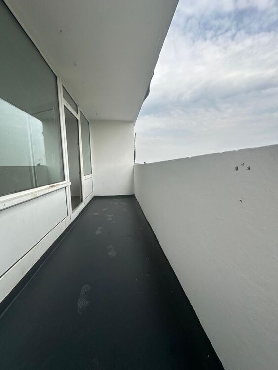 TOP sanierte 2,5 Zimmer Wohnung mit Balkon