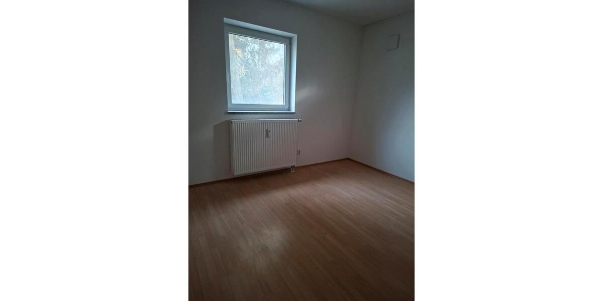 Erdgeschoßwohnung Regensburg Galgenberg - 4 Zimmer, 150 m&sup2;, 1.500&euro; | Angebot:24829066