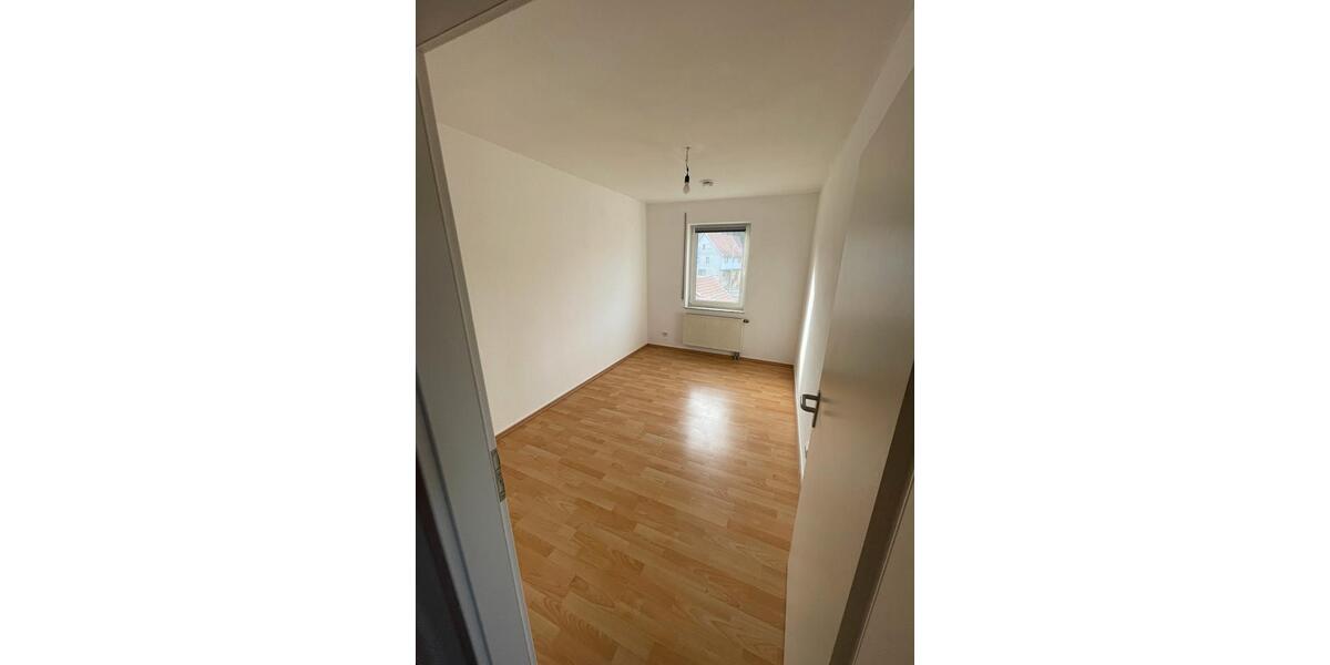 Dachgeschoßwohnung Wutha-Farnroda Farnroda - 3 Zimmer, 75 m&sup2;, 650&euro; | Angebot:26612248