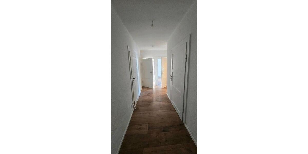 Hochparterre Eisenach - 4 Zimmer, 80 m&sup2;, 595&euro; | Angebot:26004803