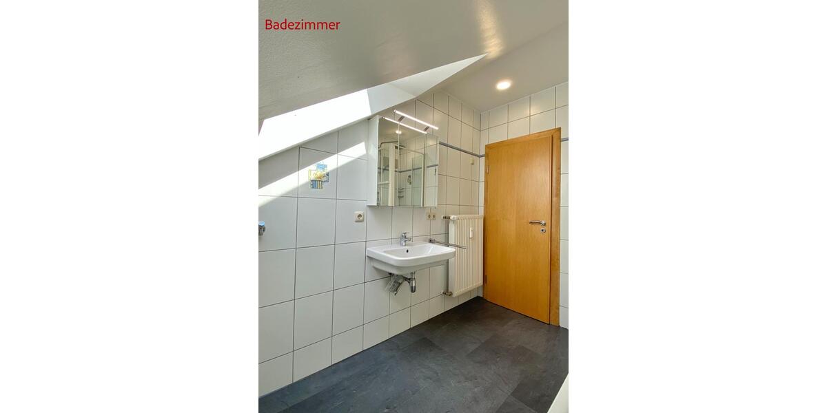 Dachgeschoßwohnung Nürnberg Holzheim - 3 Zimmer, 87 m&sup2;, 1.100&euro; | Angebot:25853955