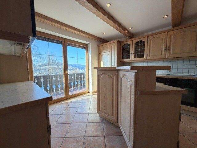 Mehrfamilienhaus, Wohnhaus Teisnach - 6 Zimmer, 213 m&sup2;, 1.350&euro; | Angebot:24685594