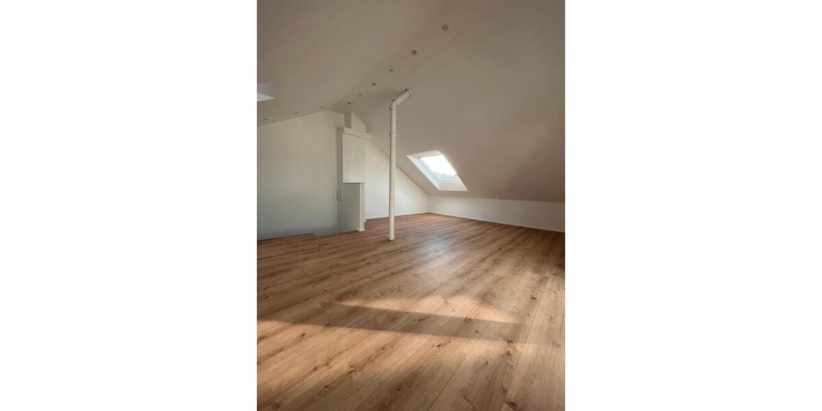 Dachgeschoßwohnung Korntal-Münchingen Münchingen - 3 Zimmer, 55 m&sup2;, 1.400&euro; | Angebot:25923474