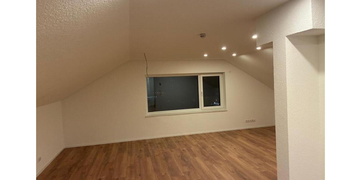 Dachgeschoßwohnung Lörrach Brombach - 3 Zimmer, 74 m&sup2;, 1.380&euro; | Angebot:25844602