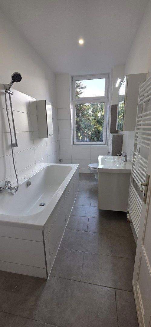 Wohnung in Tegel sucht neuen Mieter! 4 zimmer