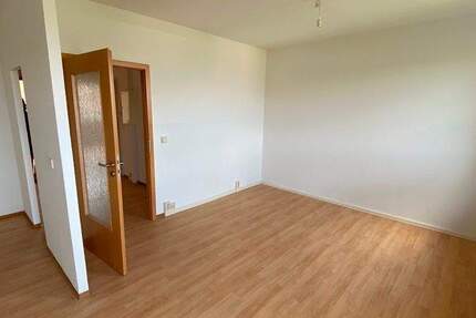 Wohnung Suhl Neundorf - 4 Zimmer, 64 m&sup2;, 340&euro; | Angebot:25268283