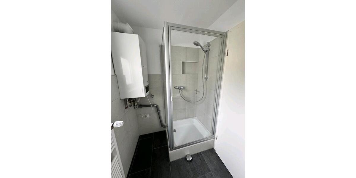 Etagenwohnung Wiesbaden Biebrich - 2 Zimmer, 45 m&sup2;, 880&euro; | Angebot:26506878