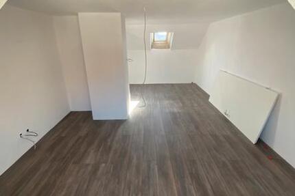 Haus Malchin - 9 Zimmer, 220 m&sup2;, 1.200&euro; | Angebot:24828165