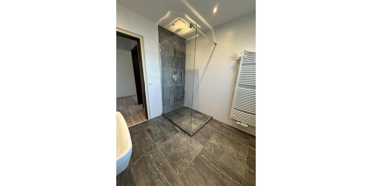 Erdgeschoßwohnung Uhingen - 4 Zimmer, 120 m&sup2;, 1.600&euro; | Angebot:25988250