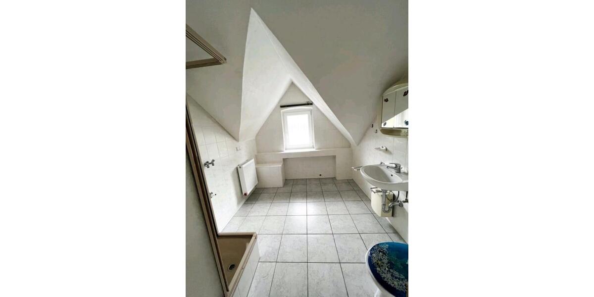 Dachgeschoßwohnung Niederfischbach - 3 Zimmer, 84 m&sup2;, 800&euro; | Angebot:24153226