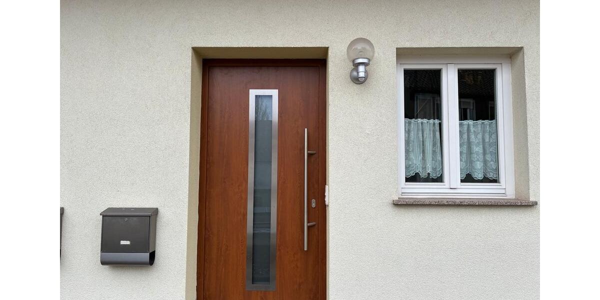 Dachgeschoßwohnung Niederwerrn - 1 Zimmer, 35 m&sup2;, 450&euro; | Angebot:25124498