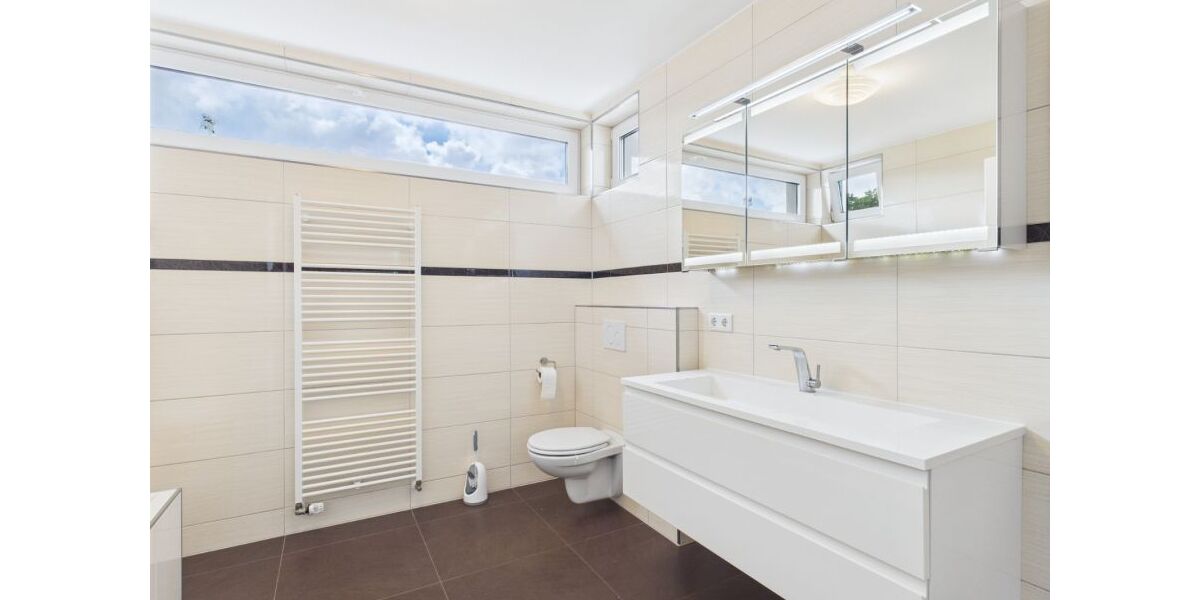 Außergewöhnliches Haus Wohnung über 2 Etagen in ruhiger Lage von Metjendorf-Oldenburg, KFW 70-ModernCarportGarten Wohnen am Rande von Oldenburg - Doppelhaushälfte Wiefelstede / Metjendorf Metjendorf | Angebot:26646278