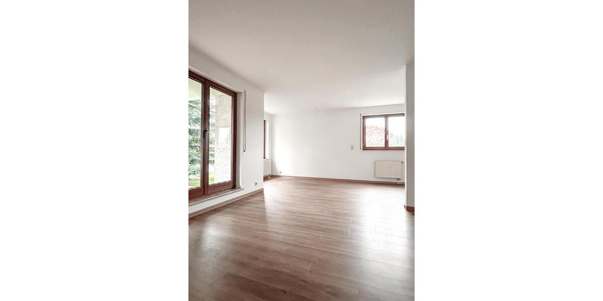 Erdgeschoßwohnung Glauchau - 2 Zimmer, 72 m&sup2;, 460&euro; | Angebot:23294027