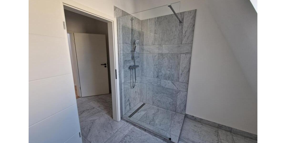 Dachgeschoßwohnung Berlin Mitte - 4 Zimmer, 122 m&sup2;, 2.501&euro; | Angebot:23317054