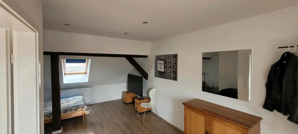 2.5 Zimmer DG Atelierwohung 2 zimmer