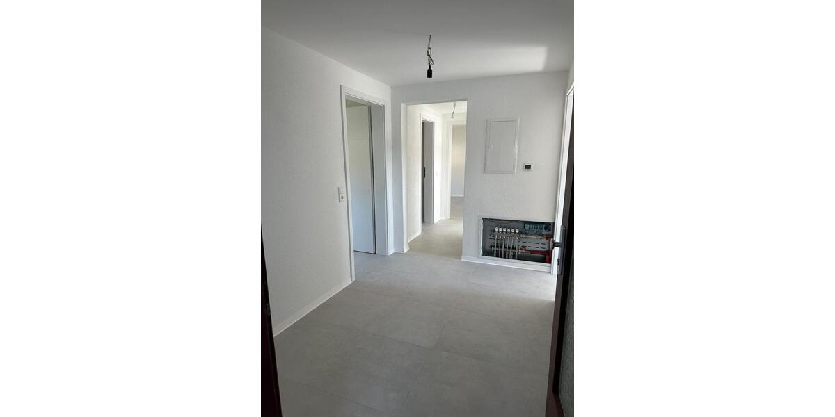 Etagenwohnung Göppingen Bruckwasen - 3 Zimmer, 92 m&sup2;, 1.200&euro; | Angebot:24650563