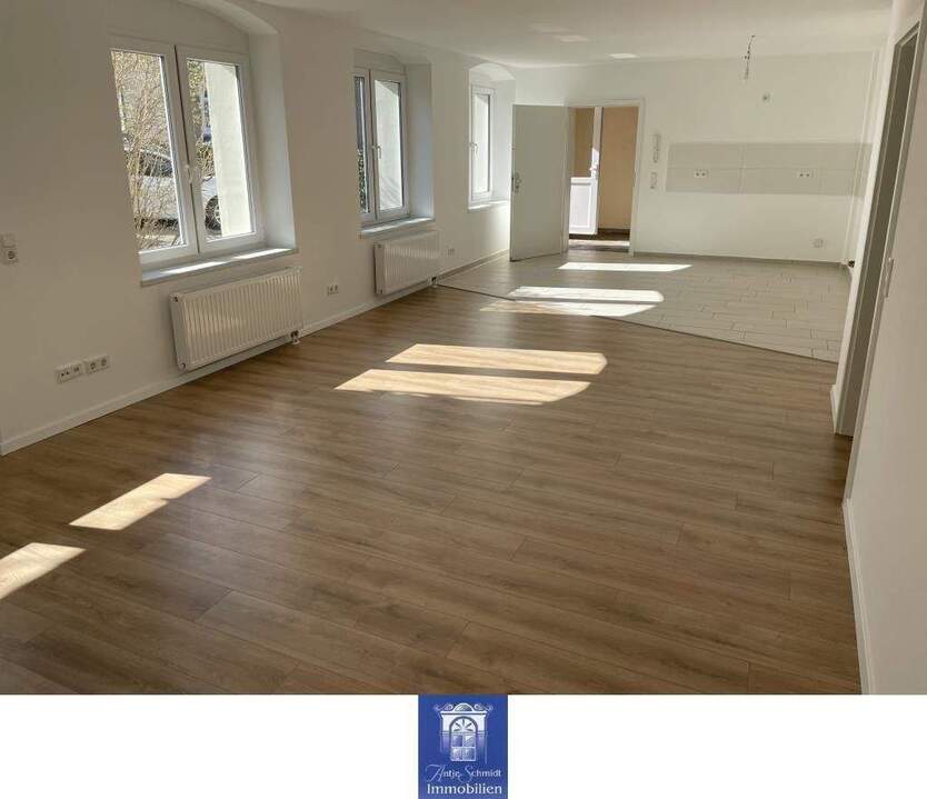 Helle Wohnung im Hinterhaus! Schöne Terrasse und Tageslichtbad mit Wanne! 2 zimmer