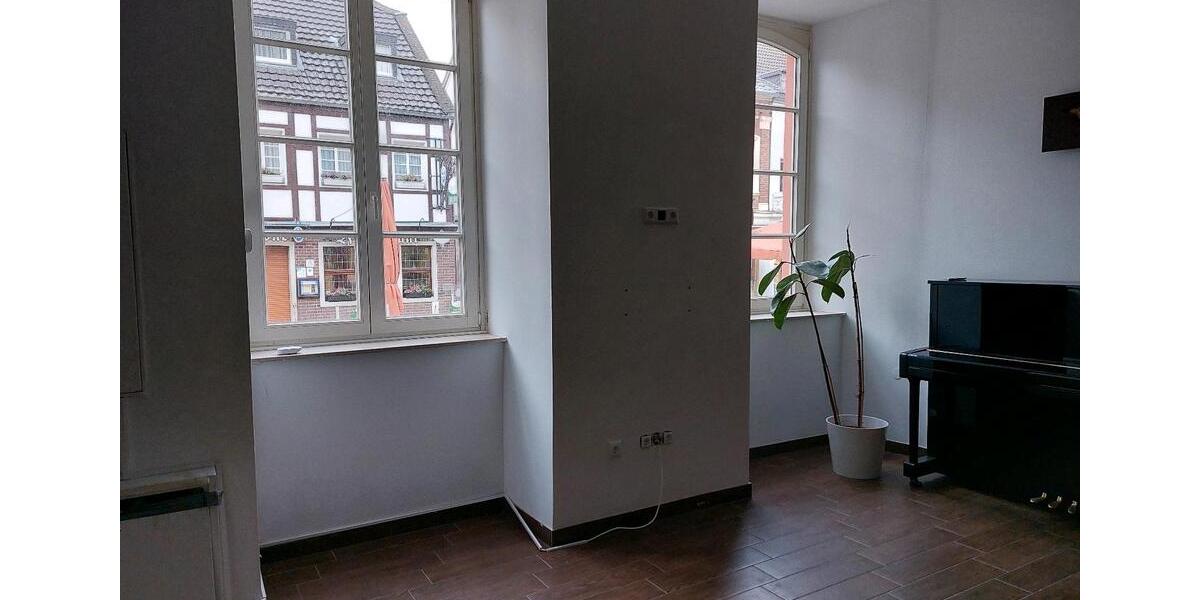 Etagenwohnung Bergheim - 4 Zimmer, 95 m&sup2;, 1.350&euro; | Angebot:24444822