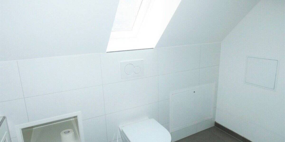 Kernsaniertes Herrenhaus mit traumhaftem Garten in bester Lage von Köln-Dünnwald 6 zimmer