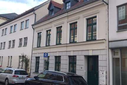 Wohnung Schwerin Altstadt - 3 Zimmer, 90 m&sup2;, 900&euro; | Angebot:26828860