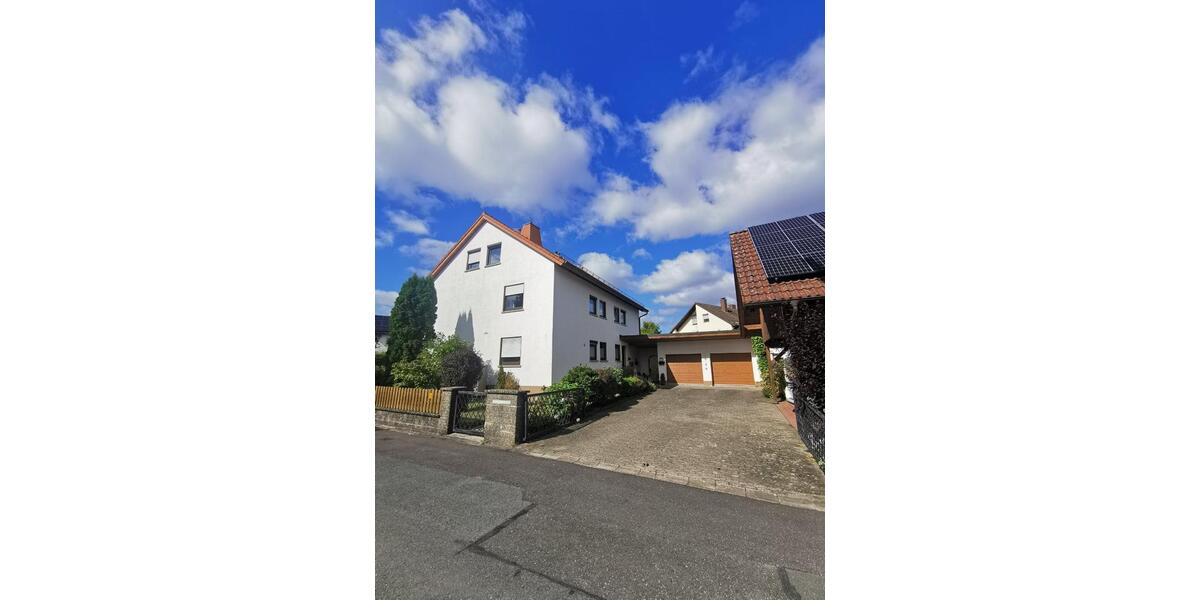 Erdgeschoßwohnung Neuenmarkt - 3 Zimmer, 85 m&sup2;, 860&euro; | Angebot:25146447