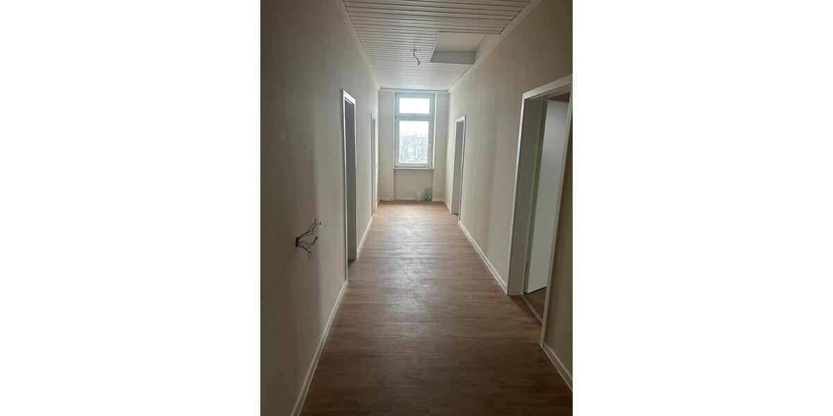 Dachgeschoßwohnung Neuwied - 3.5 Zimmer, 104 m&sup2;, 1.100&euro; | Angebot:24806084