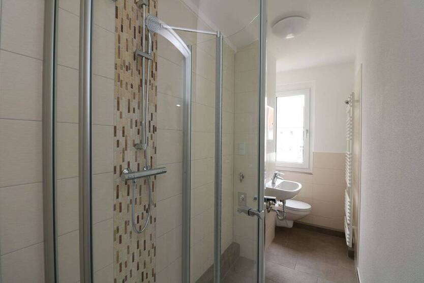 Modernes Wohnflair...2-RW mit Dusche u. Balkon!!!