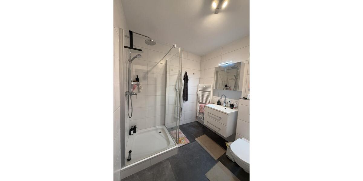 Etagenwohnung Wiesbaden Bierstadt - 2.5 Zimmer, 70 m&sup2;, 910&euro; | Angebot:26670550