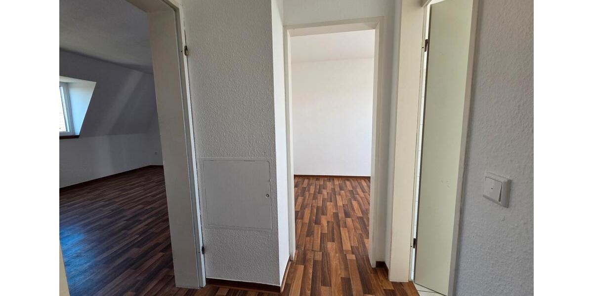 Dachgeschoßwohnung Emden Rysumer Landstraße - 4 Zimmer, 68 m&sup2;, 455&euro; | Angebot:26439762