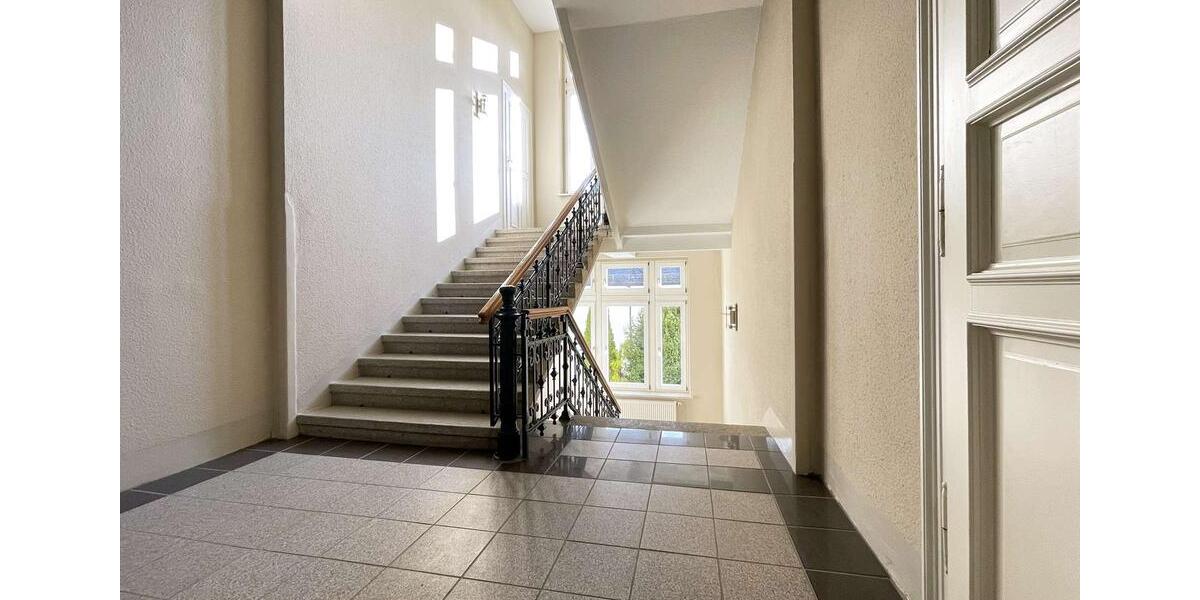 Dachgeschoßwohnung Oelsnitz (Vogtland) - 3 Zimmer, 130 m&sup2;, 750&euro; | Angebot:25181811