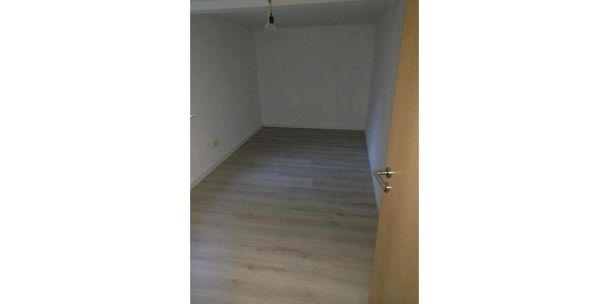 Dachgeschoßwohnung Buttstädt - 3 Zimmer, 75 m&sup2;, 750&euro; | Angebot:26003028