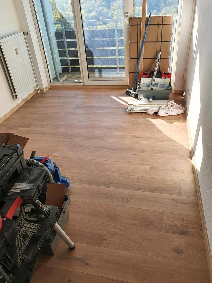 1 Zimmer Appartement mit Küche und Bad und Balkon Mainz zimmer