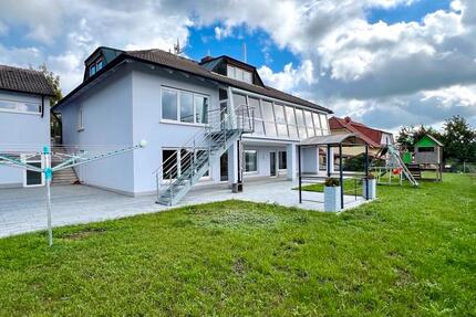 Großzügige 160m² 3-Zimmer Wohnung mit Wintergarten & Extra-Büro