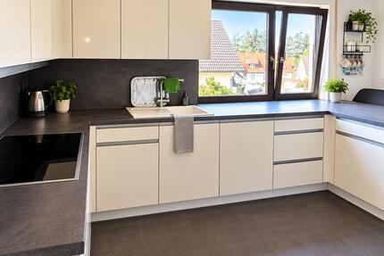 Wohnung Ebsdorfergrund - 6 Zimmer, 180 m&sup2;, 1.650&euro; | Angebot:27581201